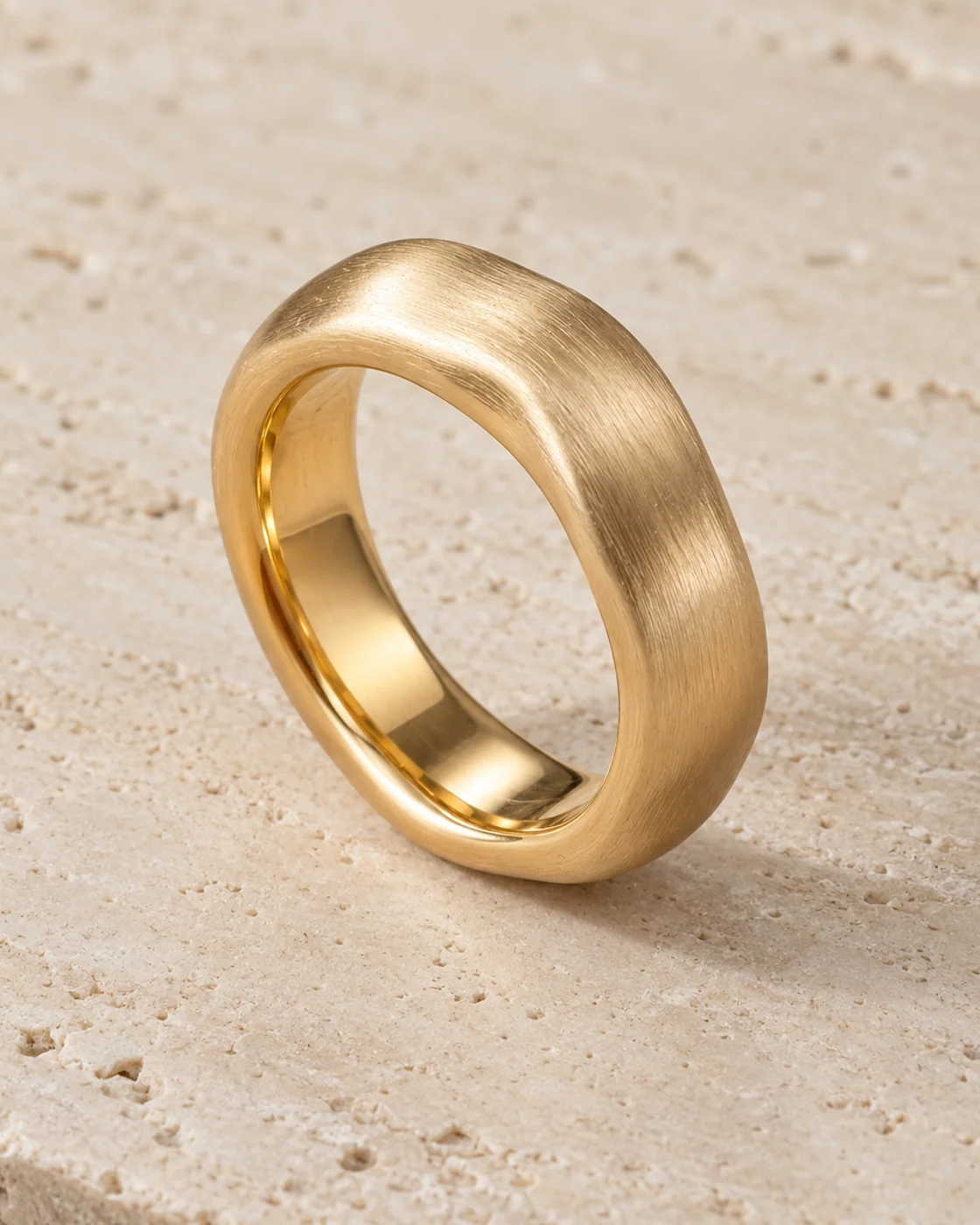Empreinte, bague en vermeil doré — visuel de création généré par IA